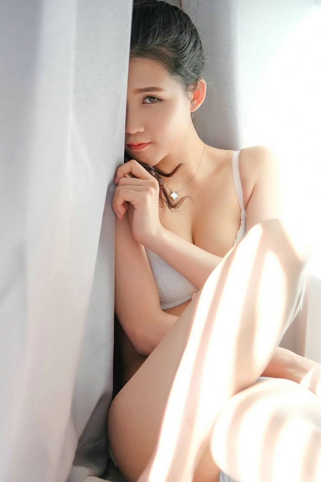 清纯学生制服美女私房大奶销魂诱惑撩人写真