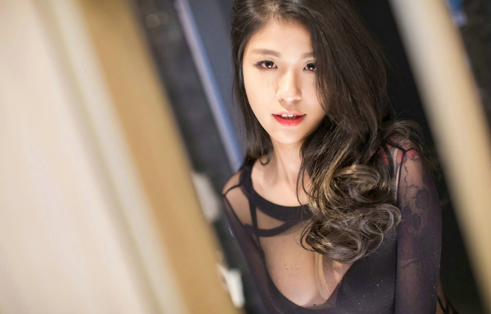 酸酱兔巨乳诱惑迷人气质妖娆妩媚风情娇嫩写真