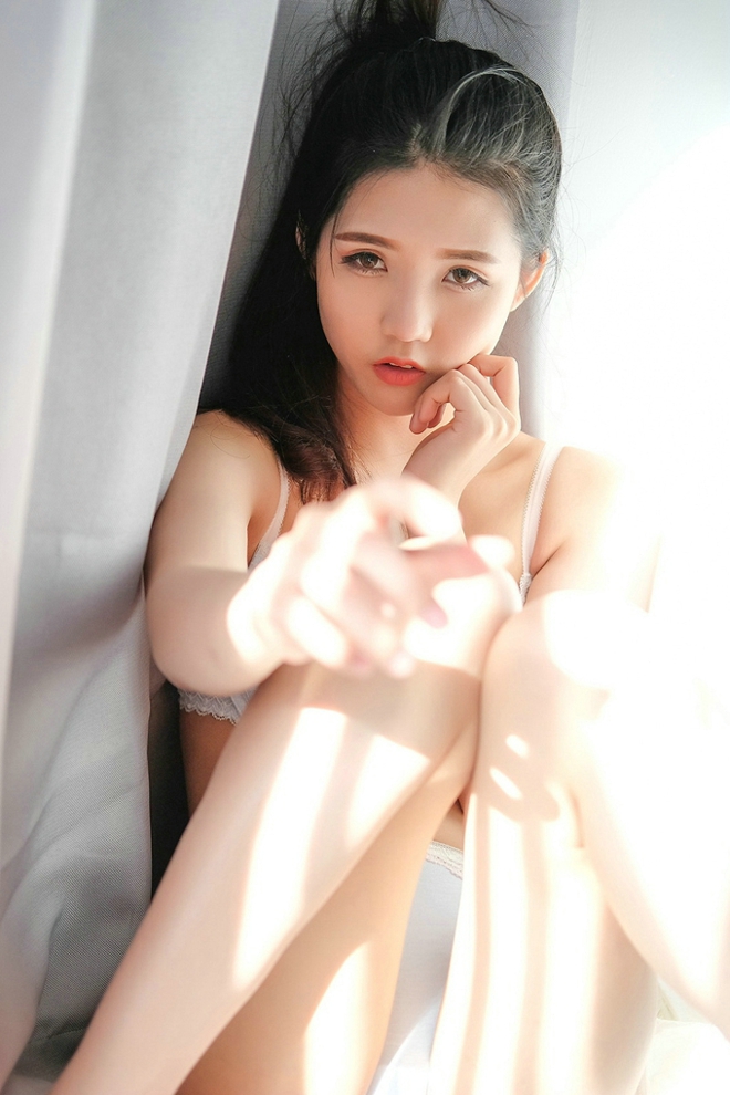 清纯学生制服美女私房大奶销魂诱惑撩人写真