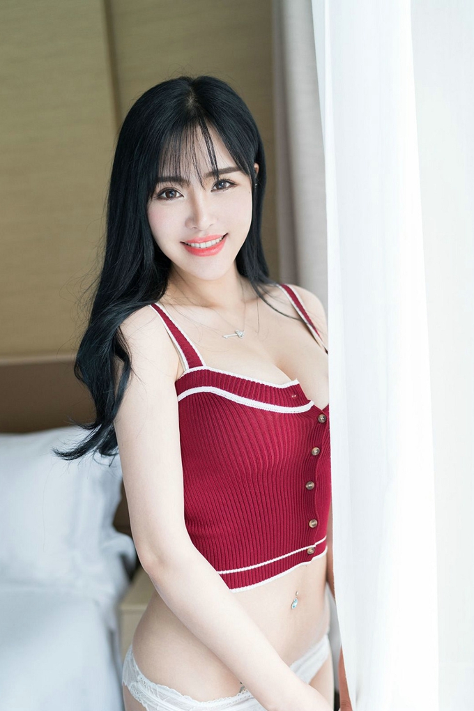 巨乳女神刘钰儿诱惑性感迷人私房气质居家美胸丰润温香写真