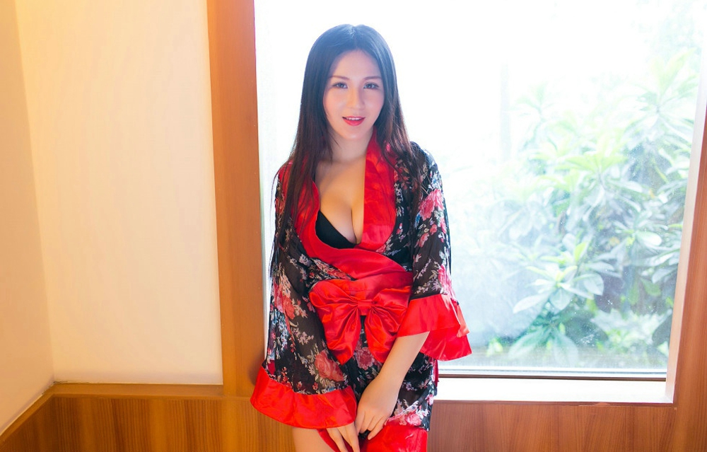 唐雨辰TYC性感美腿诱惑气质私房写真