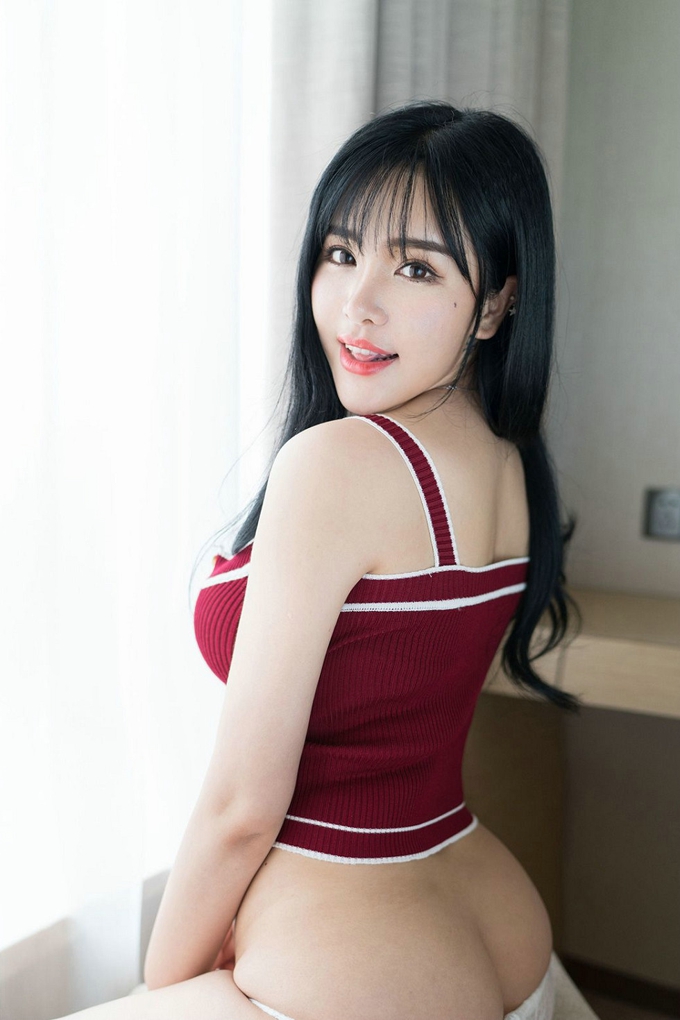 巨乳女神刘钰儿诱惑性感迷人私房气质居家美胸丰润温香写真