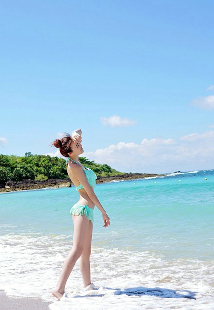 靓丽嫩模Hana妹海边沙滩性感比基尼秀完美身材美乳翘臀写真