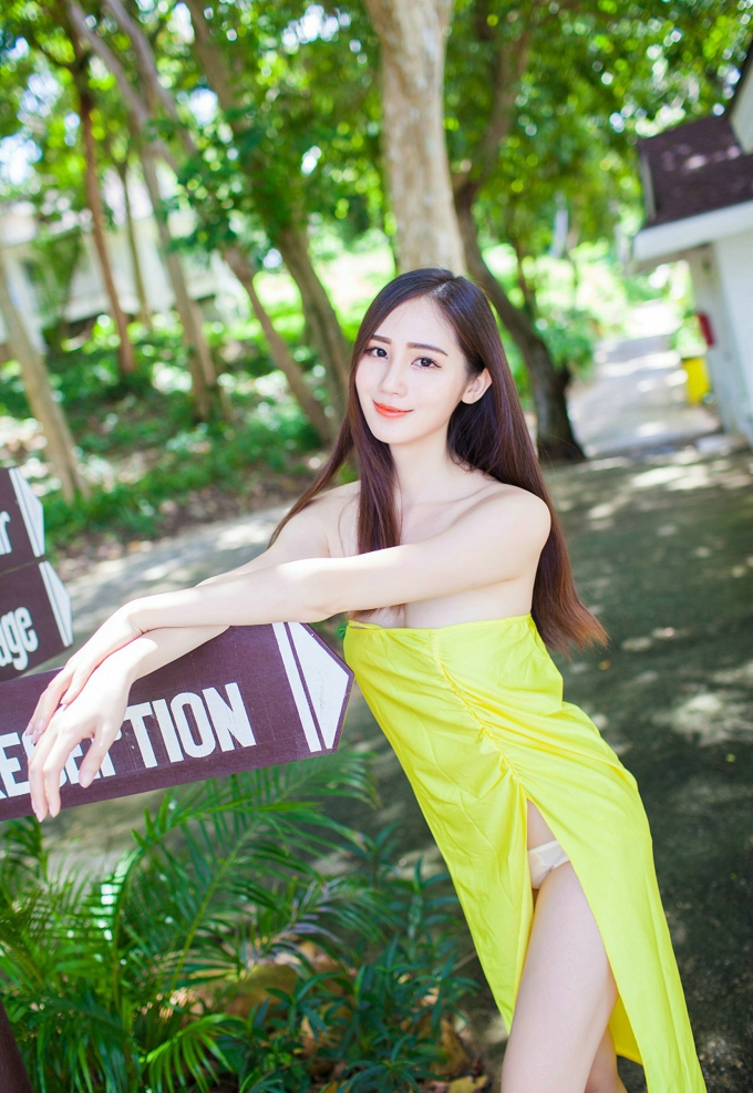 妩媚女神SISY思性感诱惑豪乳翘臀写真
