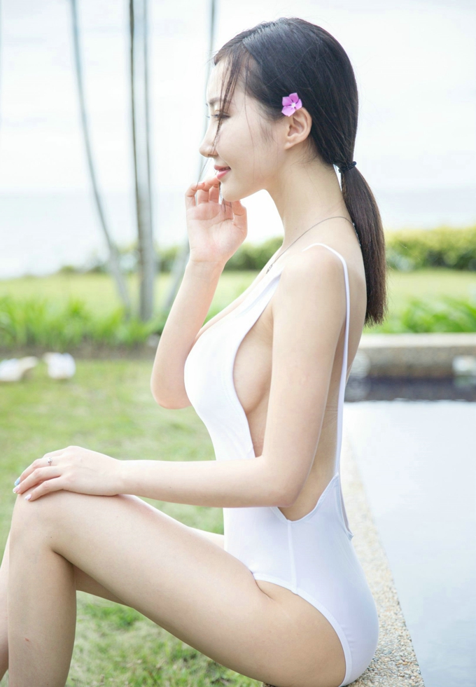 Yumi-尤美性感迷人死库水巨乳翘臀写真