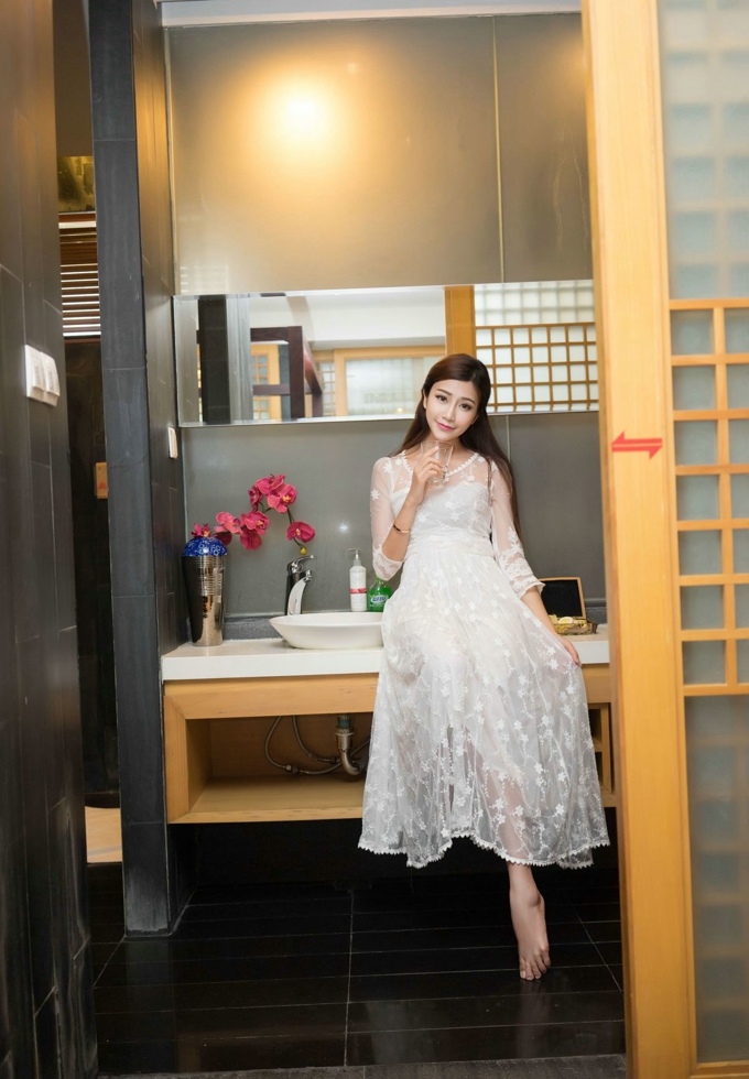 修长美腿诱惑性感女神写真