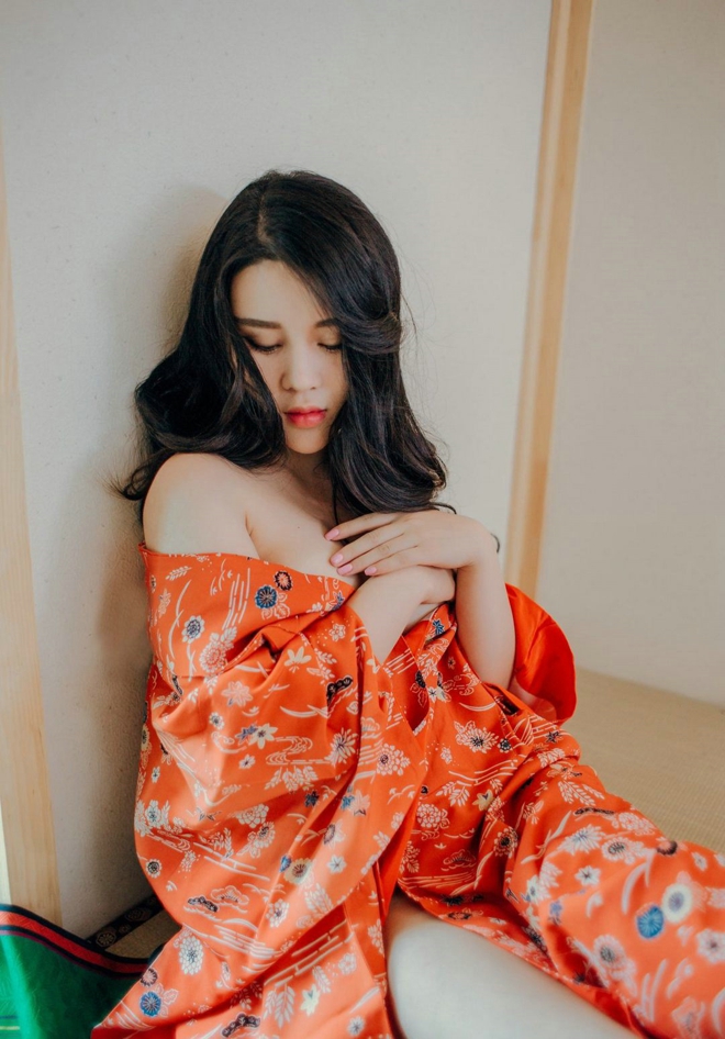 娇艳火辣性感和服美女白皙酥胸私房妖娆销魂诱惑写真