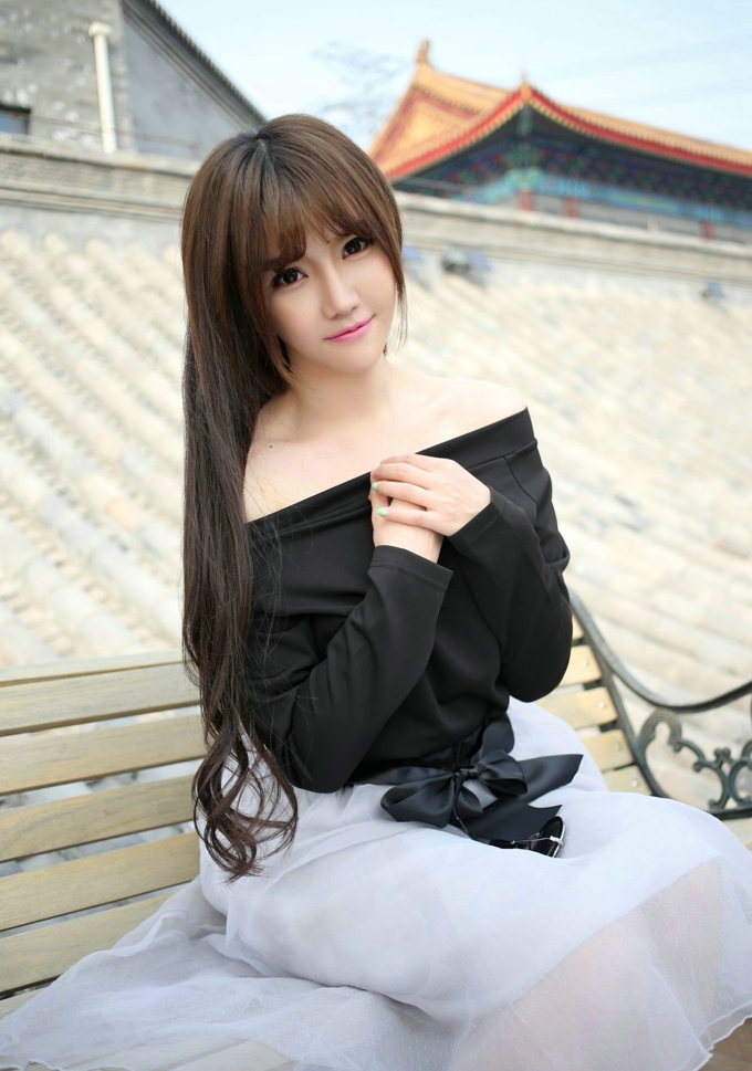 美肩诱惑少妇气质风情私房迷人写真