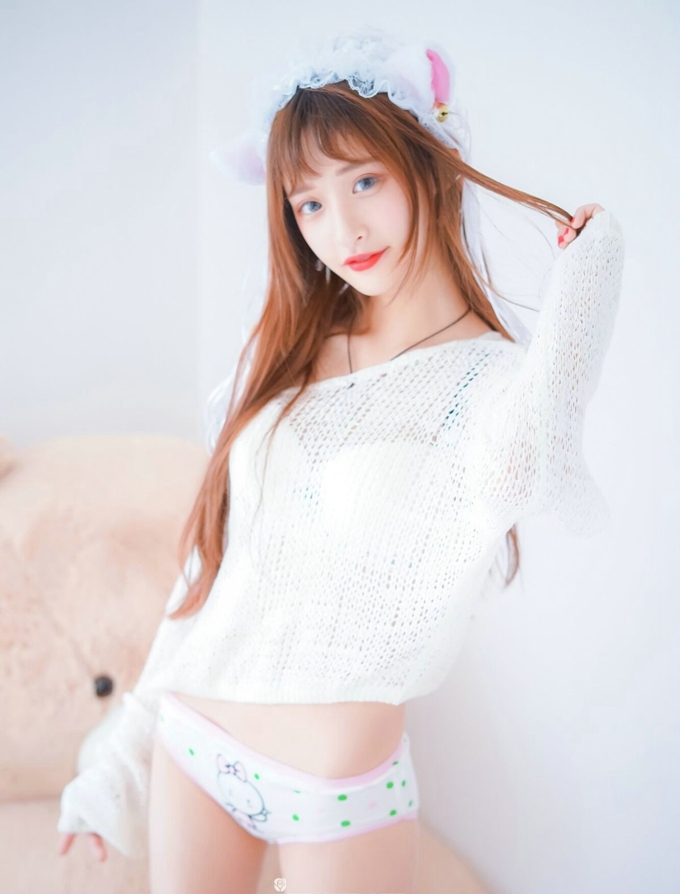 诱惑迷人内衣翘臀勾魂妩媚写真