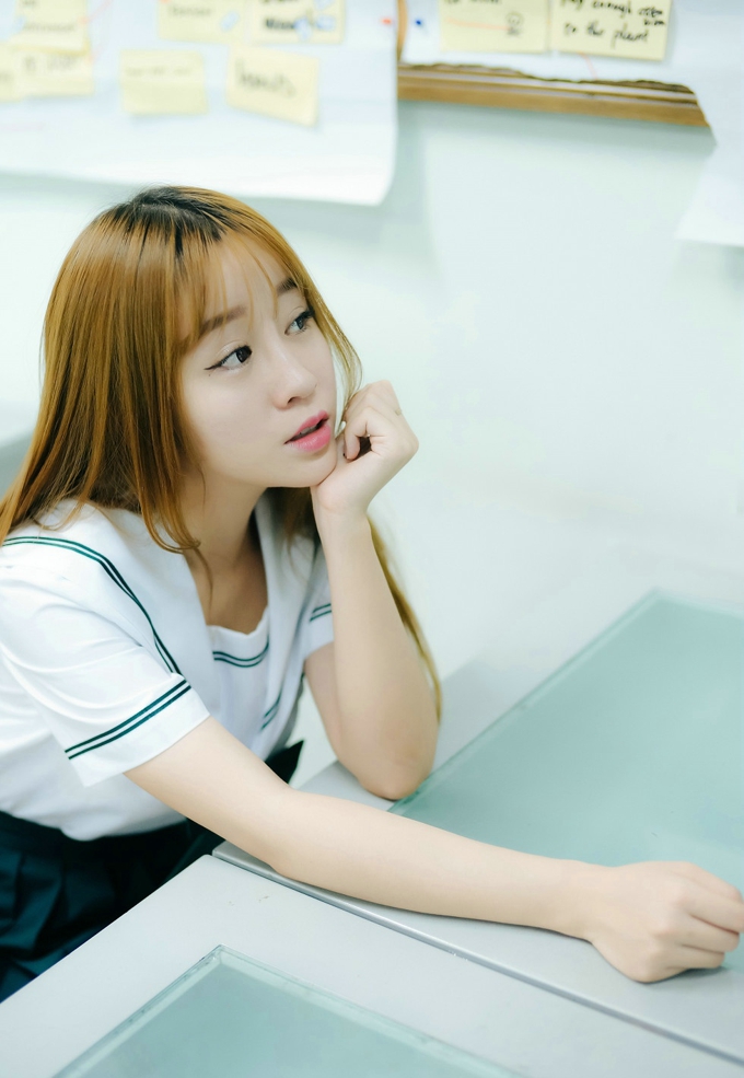 王雨纯最新JK制服撩短裙秀诱惑翘臀写真