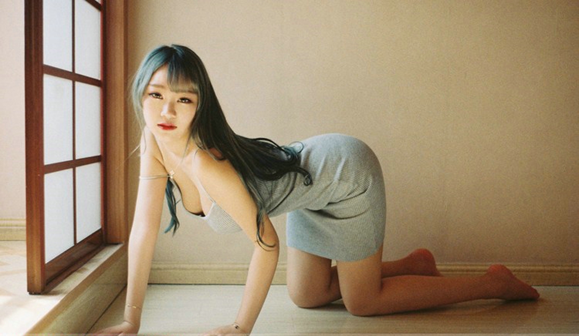性感大曲线美女演绎魔鬼天使火辣私房娇媚妖娆诱惑写真