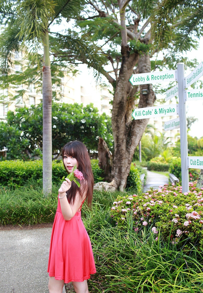 靓丽女神芝芝Booty红裙白皙肌肤诱惑迷人美腿气质妩媚妖娆写真