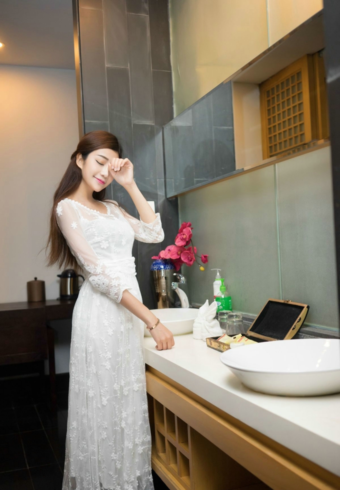 修长美腿诱惑性感女神写真