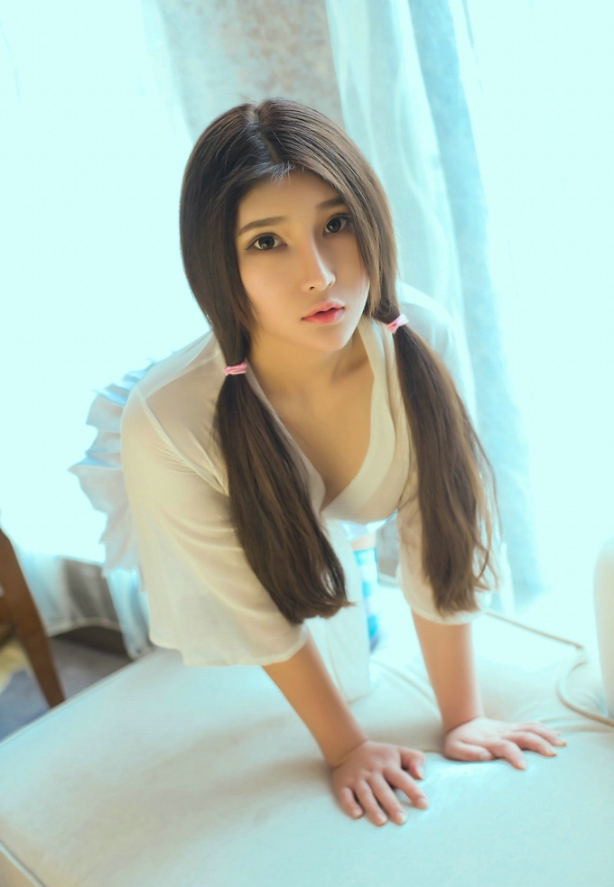 可爱嫩模巨乳诱惑当然是小熊呀写真