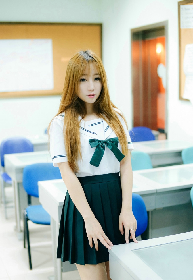 王雨纯最新JK制服撩短裙秀诱惑翘臀写真