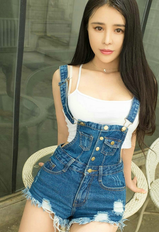 清纯性感宅男女神爆乳惹火销魂诱惑写真