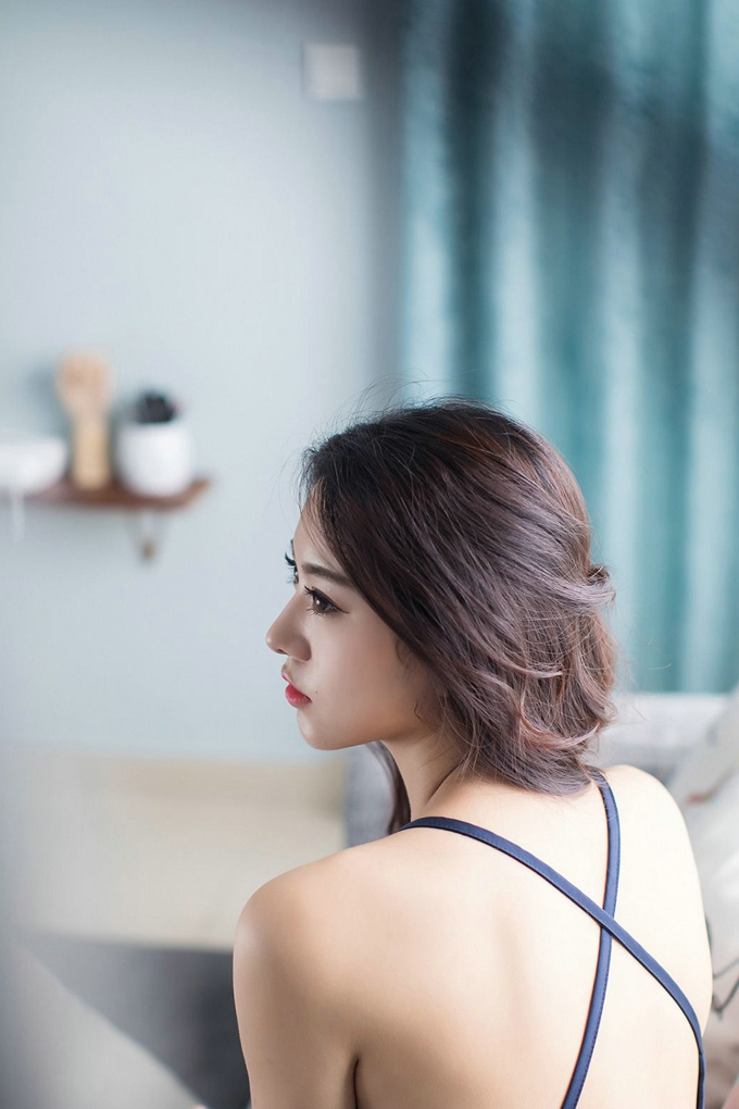 迷人气质嫣儿露背连衣裙诱惑勾魂妖娆居家私房写真