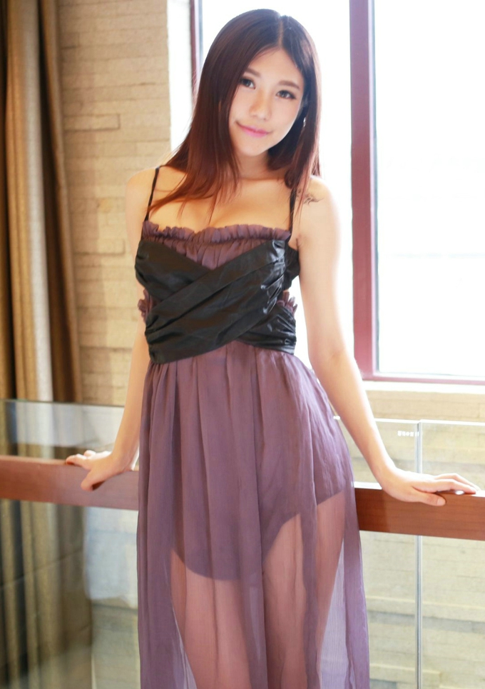 绮里嘉ula性感尤物白嫩肌肤美乳写真