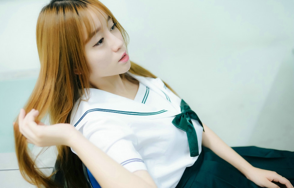 王雨纯最新JK制服撩短裙秀诱惑翘臀写真