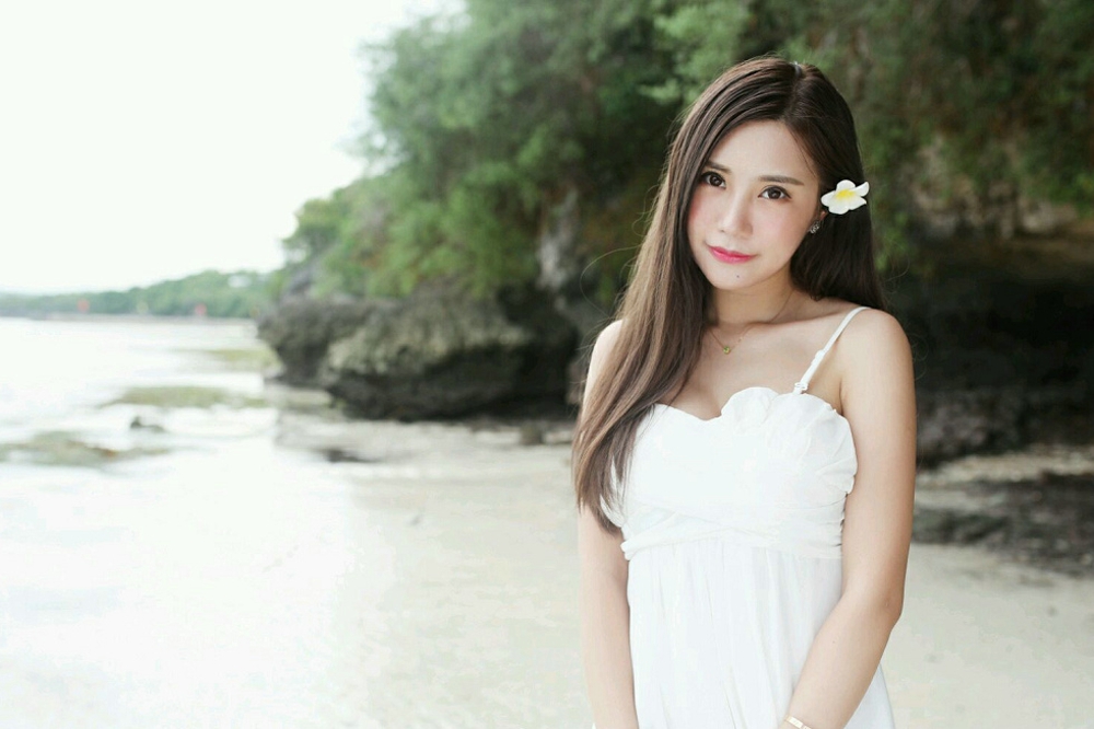 靓丽风情美女绮里嘉ula性感写真