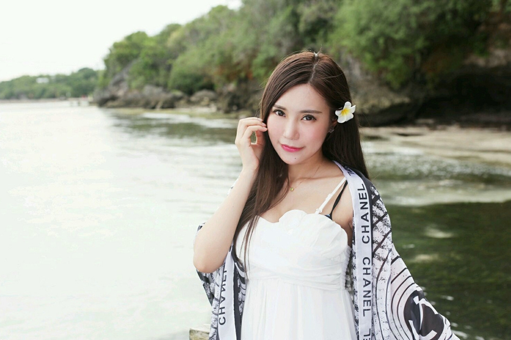 靓丽风情美女绮里嘉ula性感写真