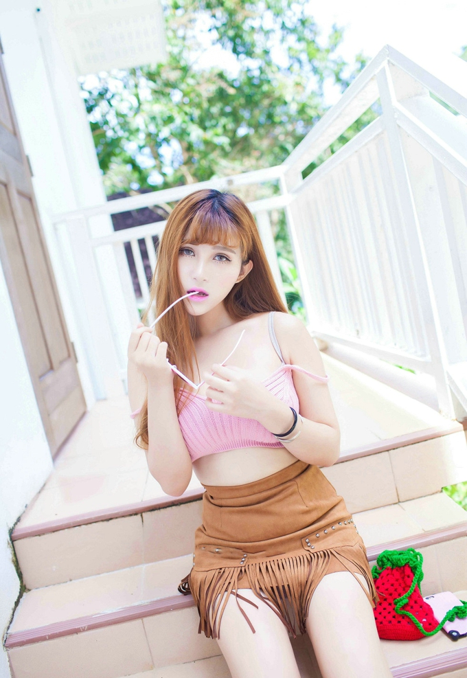 甜美妹子LalaBaby啦啦性感美乳写真
