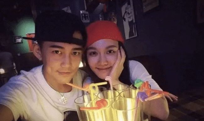 苏醒妻子廖语辰晒儿子照片 小小苏发型和爸爸超像