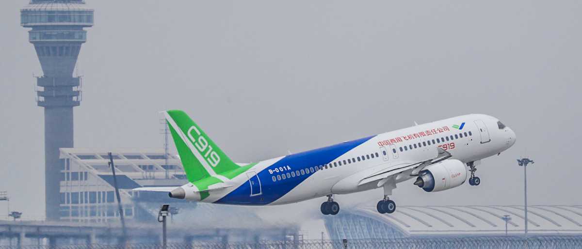 东航12月喜提C919！国产大飞机有望打破波音空客垄断，多方看好