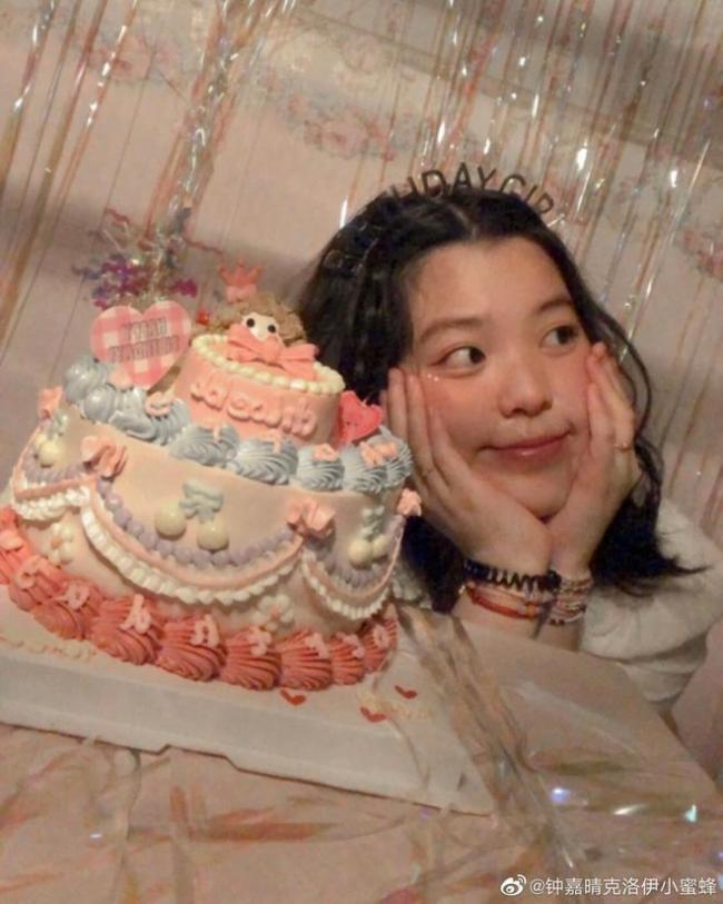 钟镇涛女儿钟嘉晴遇诈骗被吓哭 个人资料被骗走