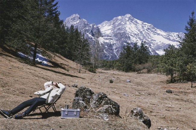 陈坤最新雪景大片曝光 奔赴山野感受户外自由自在