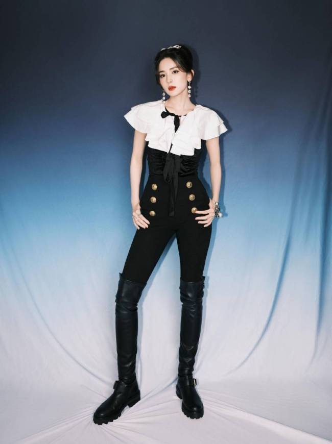 娜扎是真漂亮啊！曼妙身材让人嫉妒……