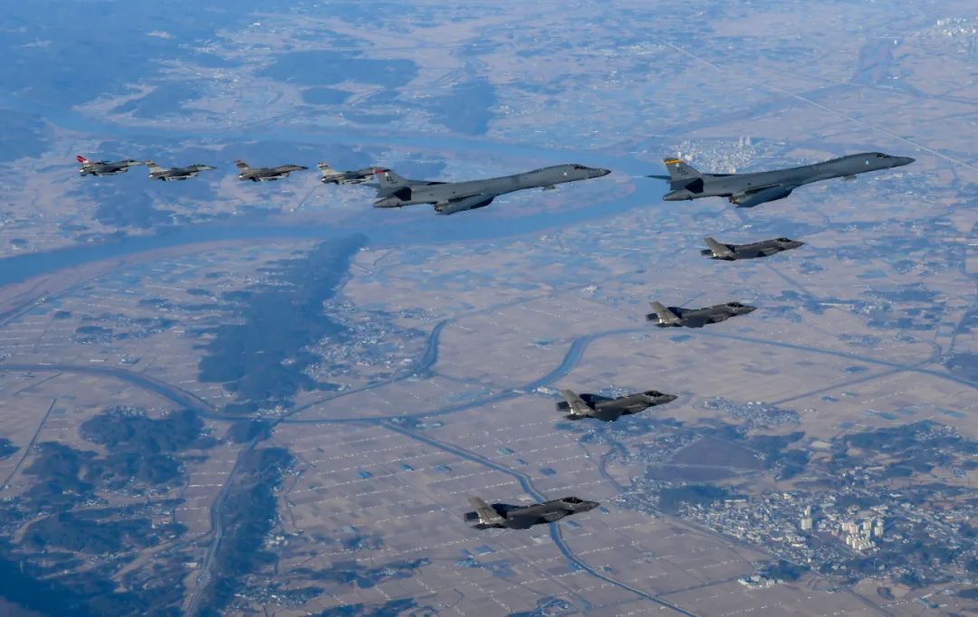 资料图:美军战略轰炸机B-1B