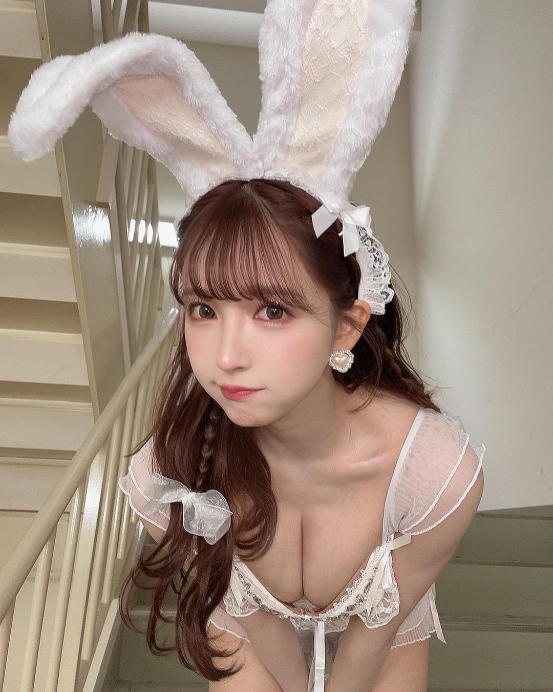 「三上悠亚」化身爆乳兔女郎拜年！多变造型秀「巨R美臀」引十几万人按赞！