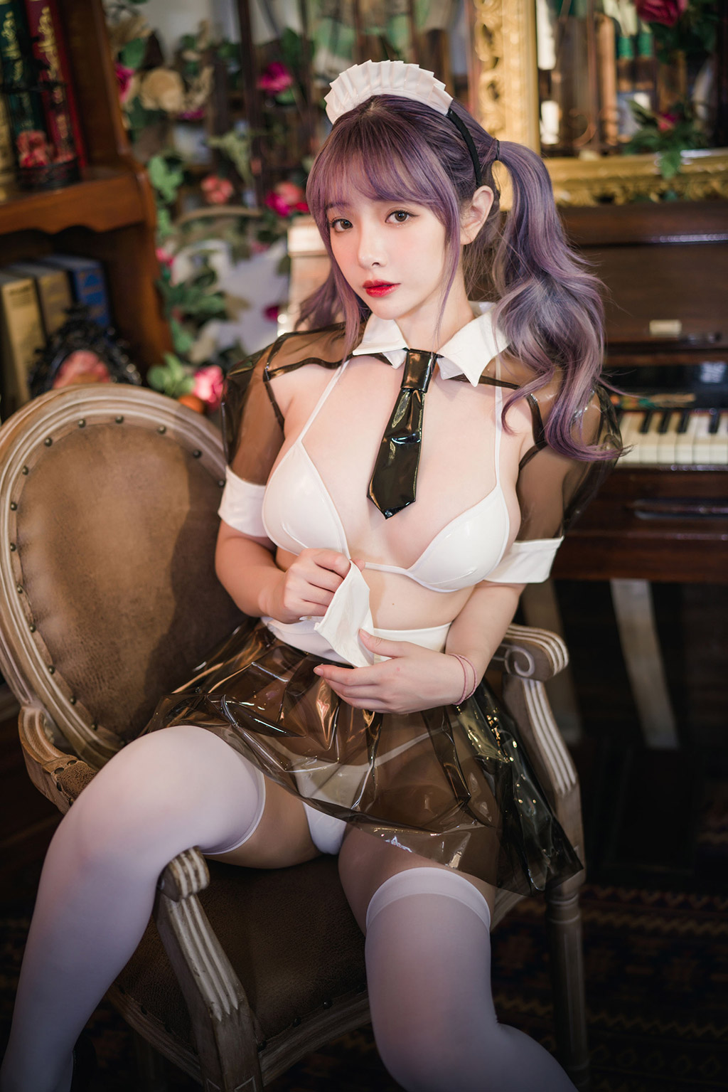 COS福利雯妹透明皮衣女仆装