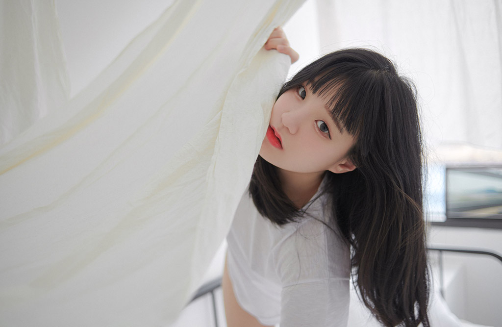 Jenny居家性感背心软糯可人