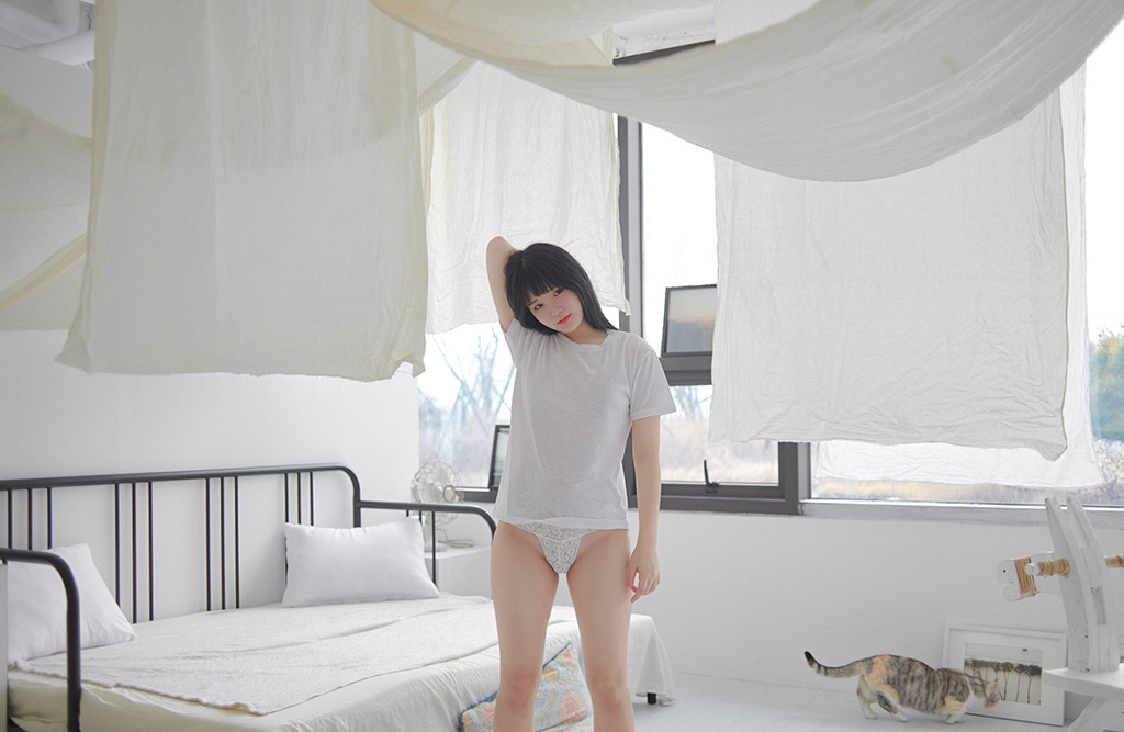 Jenny居家性感背心软糯可人