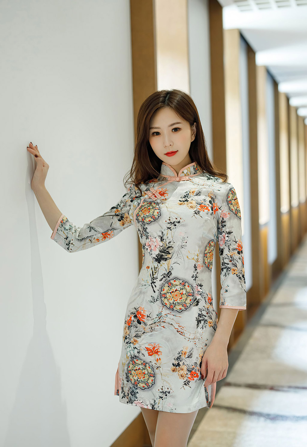 杨紫嫣Cynthia古典韵味旗袍与现代性感丝袜
