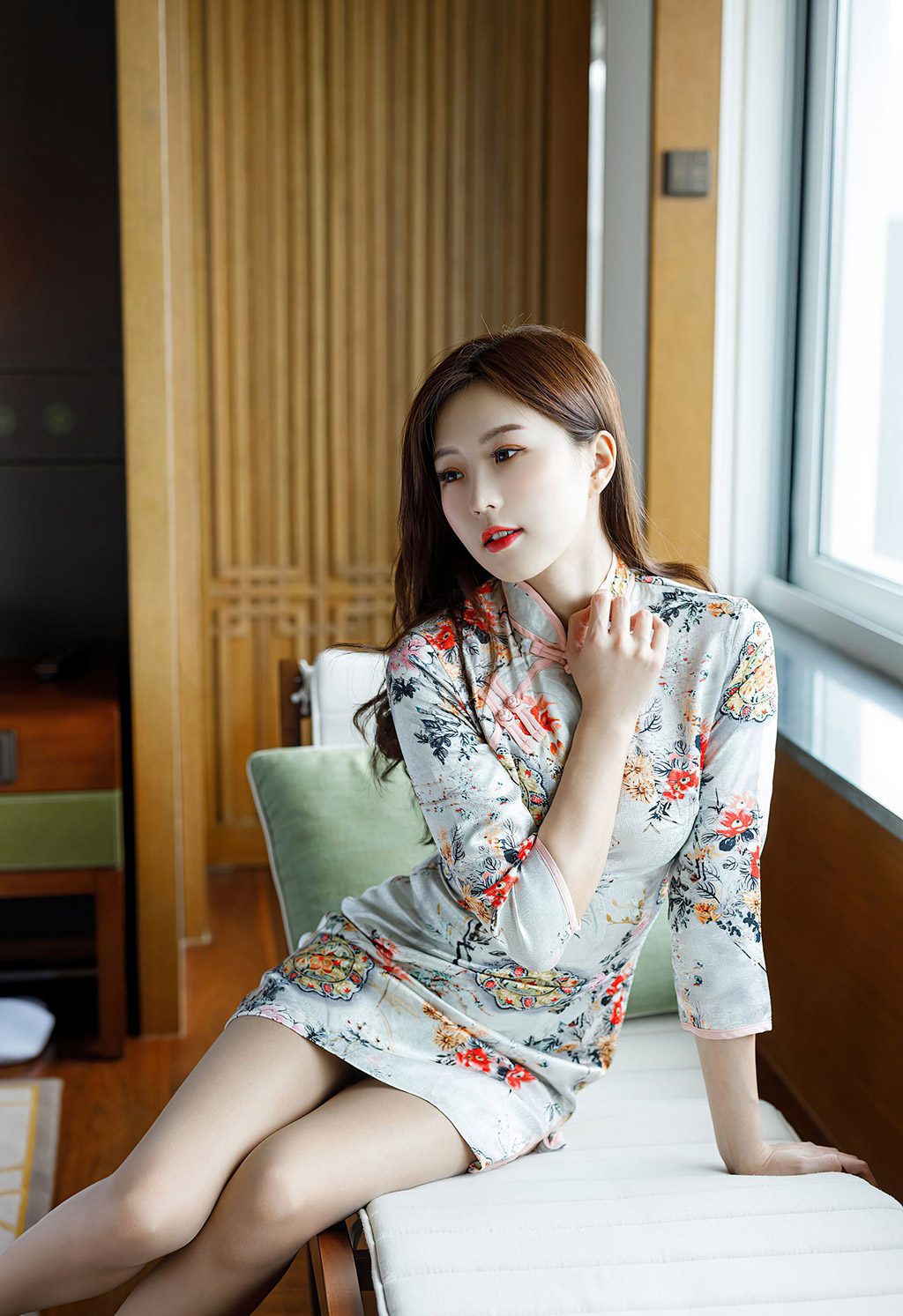 杨紫嫣Cynthia古典韵味旗袍与现代性感丝袜