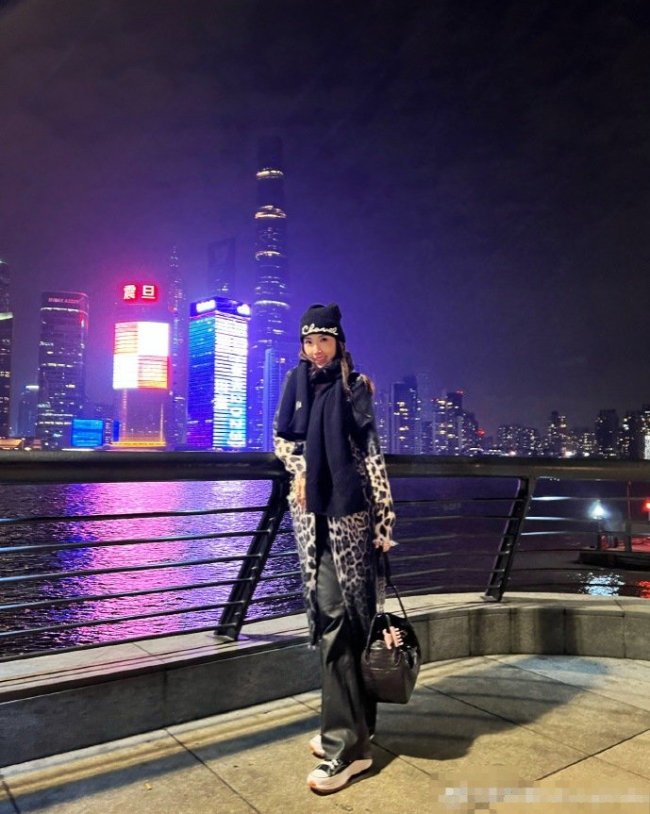 林志颖车祸后首次大陆活动 妻子陪同逛街被偶遇