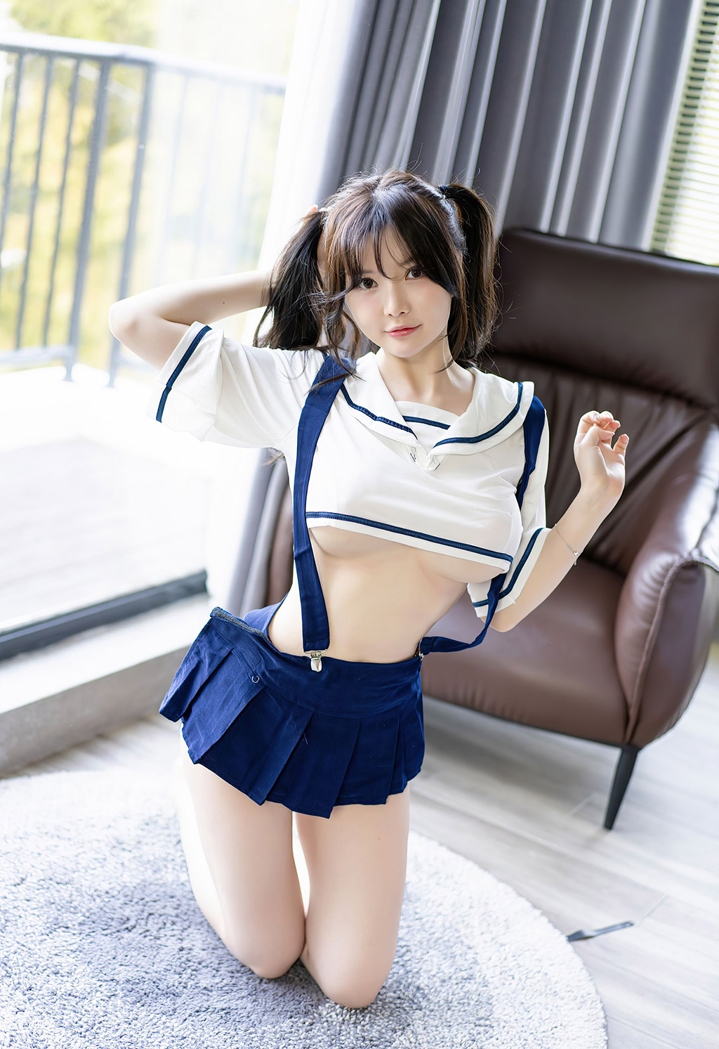 糯美子清纯双马尾校服童颜巨乳娇媚姿态