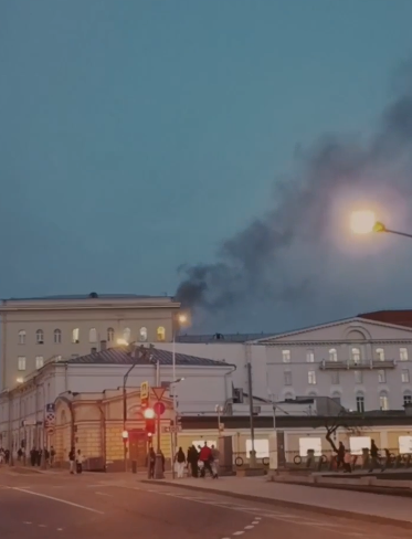 俄国防部起火大楼火被灭，由大楼内一个电器起火造成的，没有人员受伤