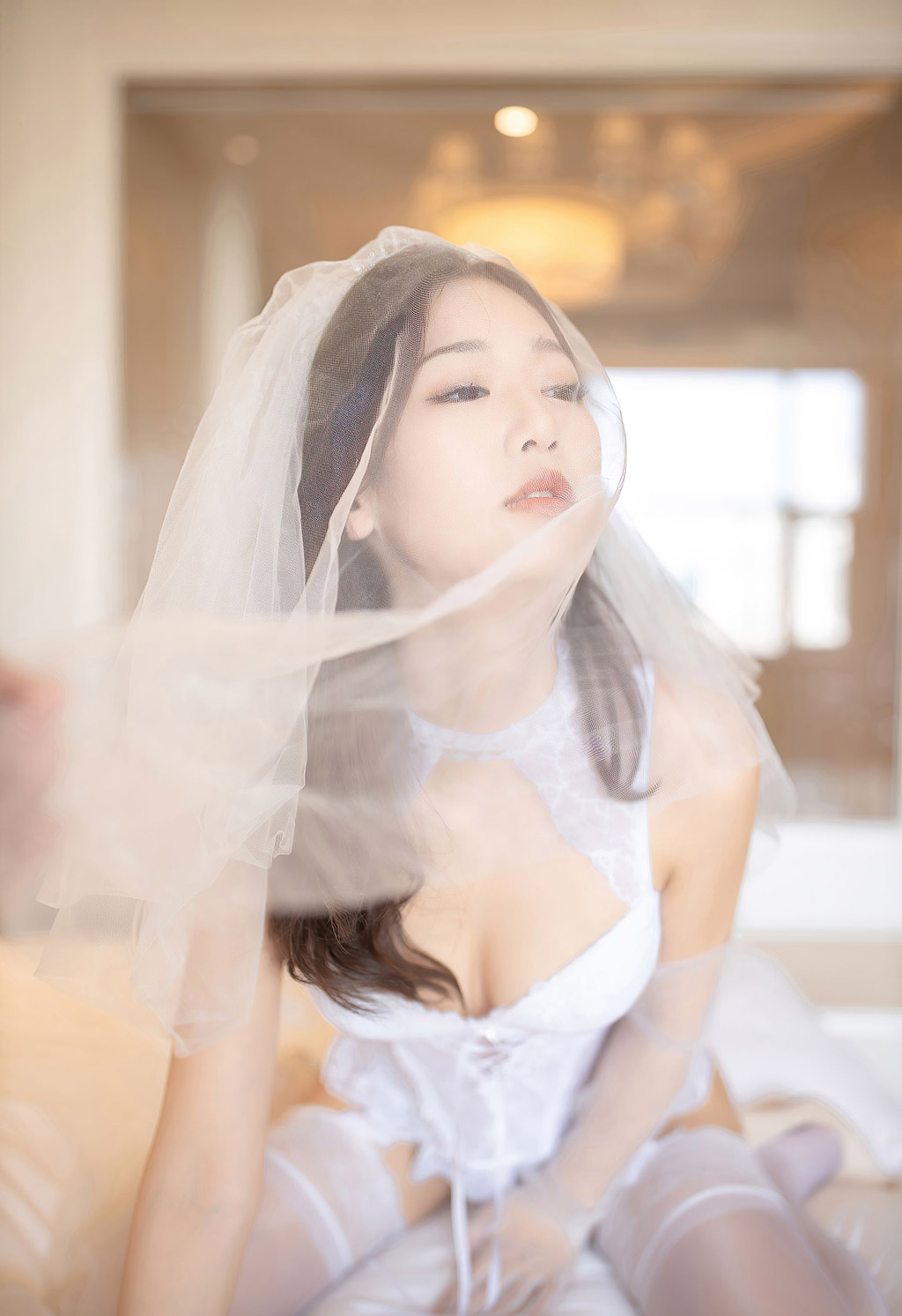 唐安琪轻纱弥漫的婚纱女性的曼妙与魅力