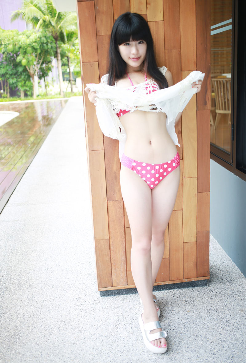 甜美少女刘雪妮内衣大胆照片
