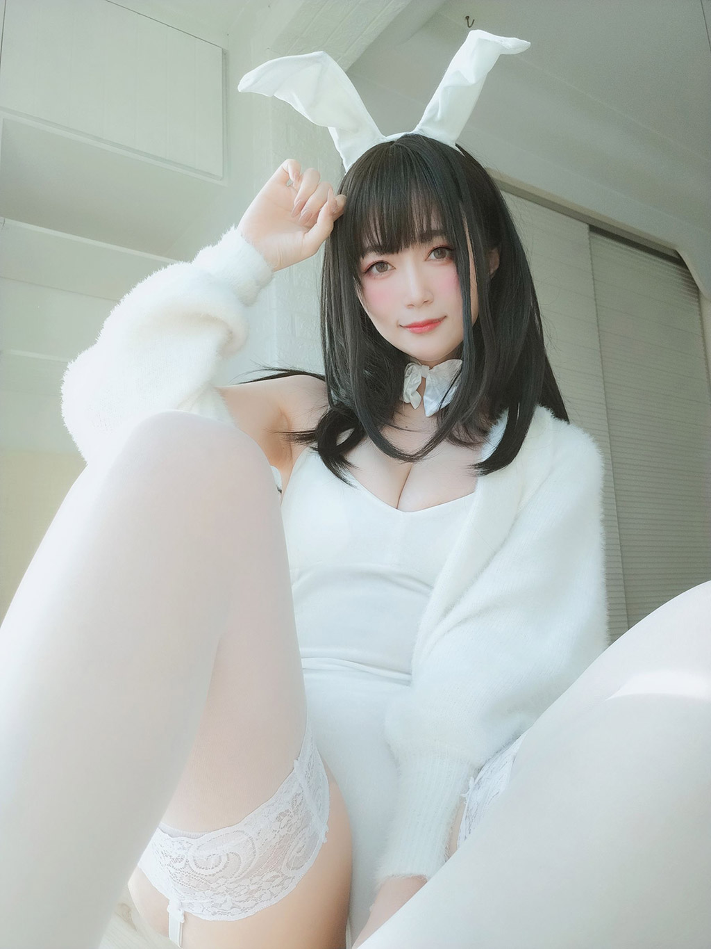 白银小姐姐Cos白丝兔子巨乳乱颤