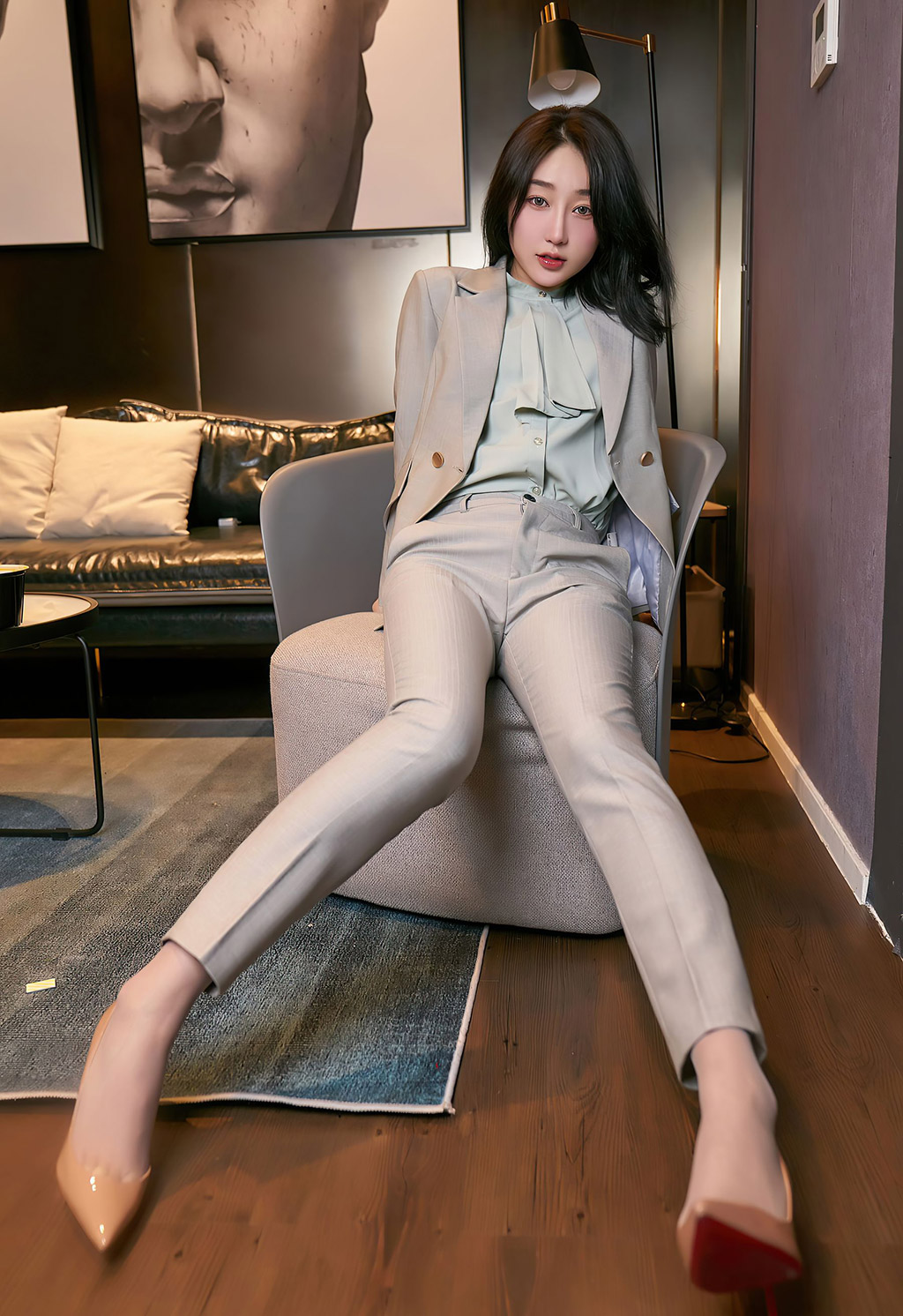 九月生动人的女秘书娇柔粉透欲滴的妹子