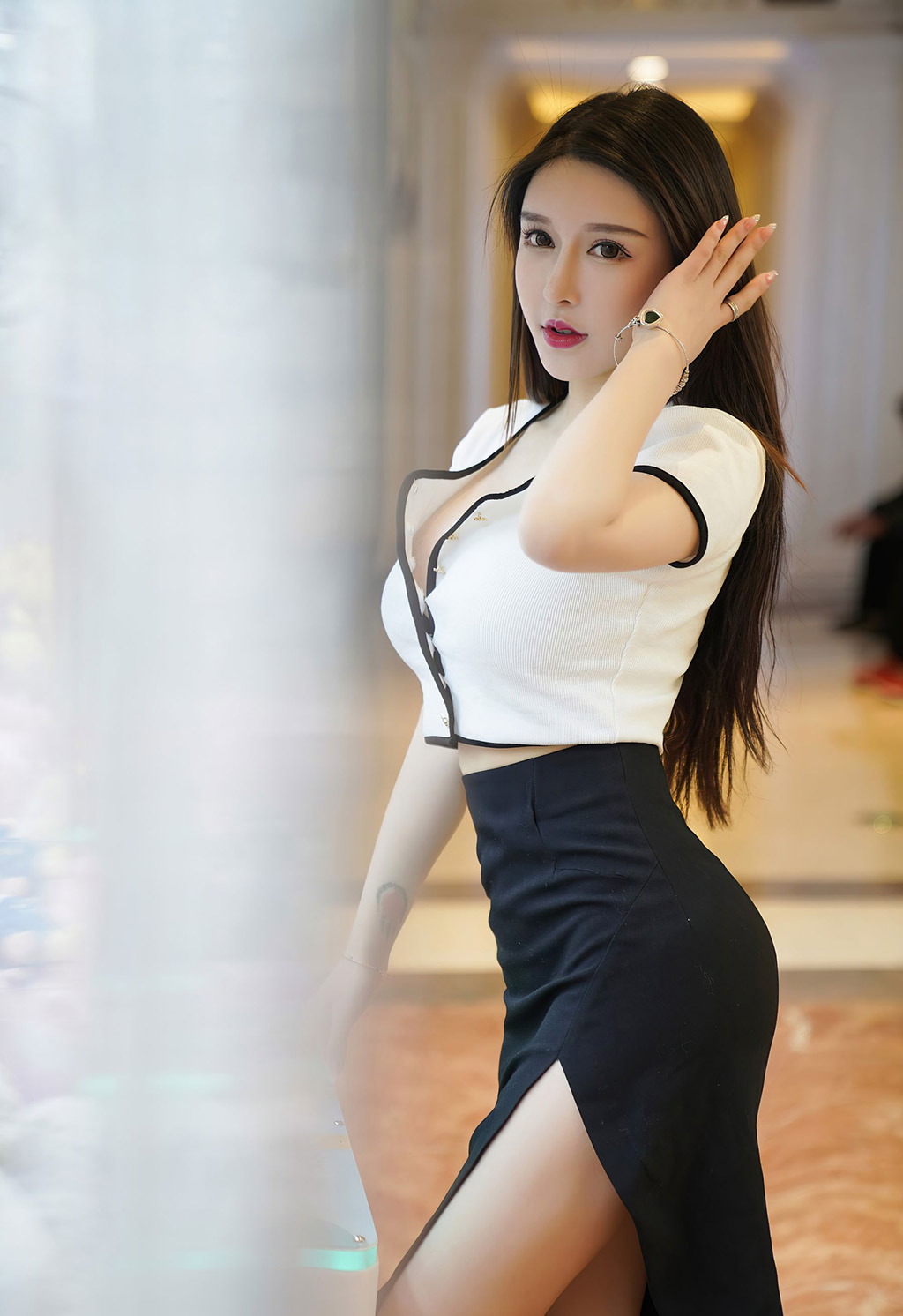 玉兔miki经典黑丝OL黑色内衣诱人气息