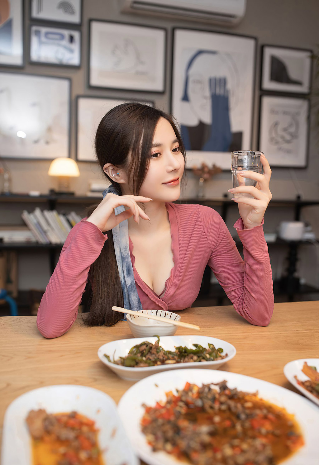 鱼子酱Fish热水器突然坏了为此前往邻居借用