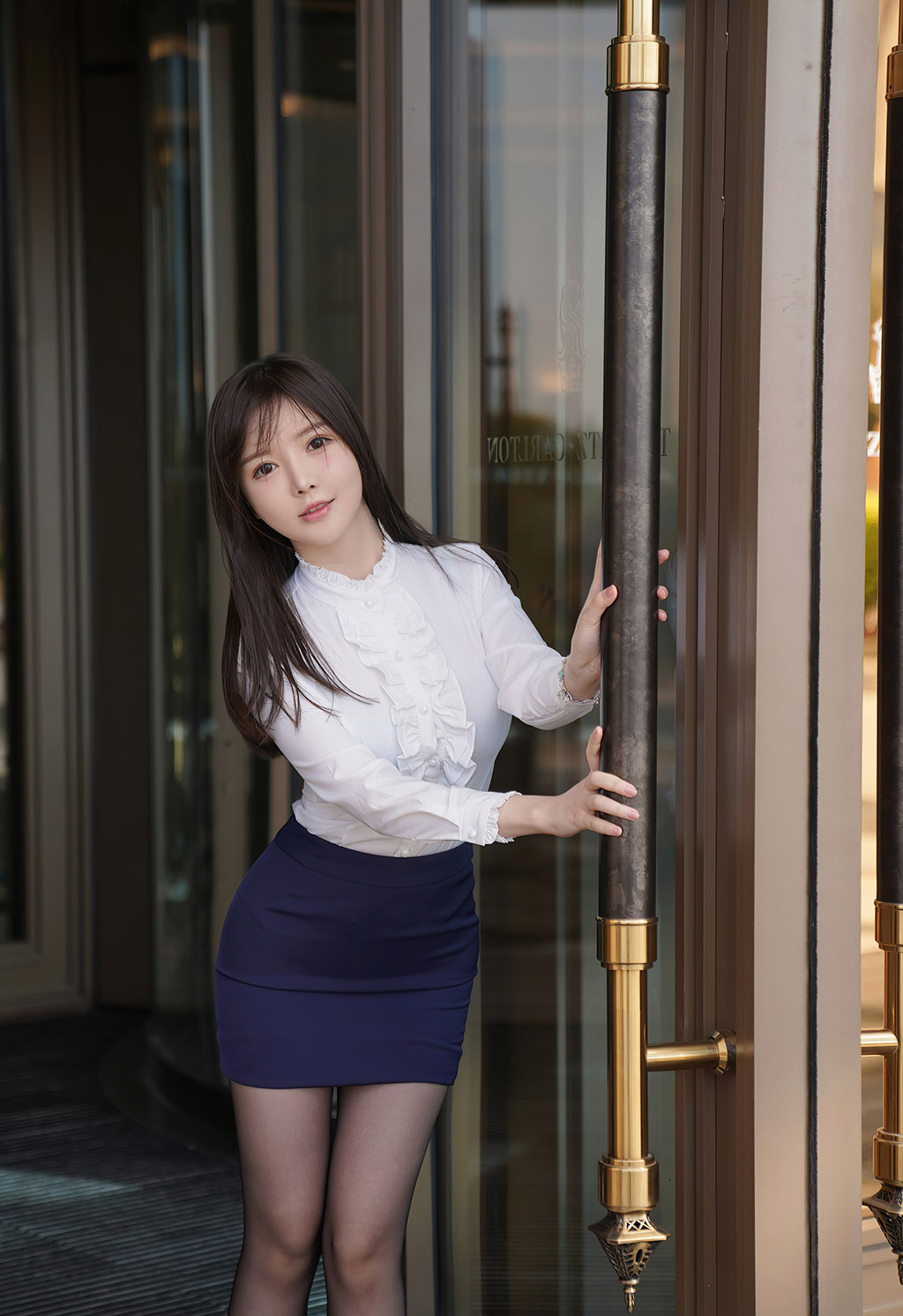 糯美子MINIbabe巨乳OL前台接待剧情