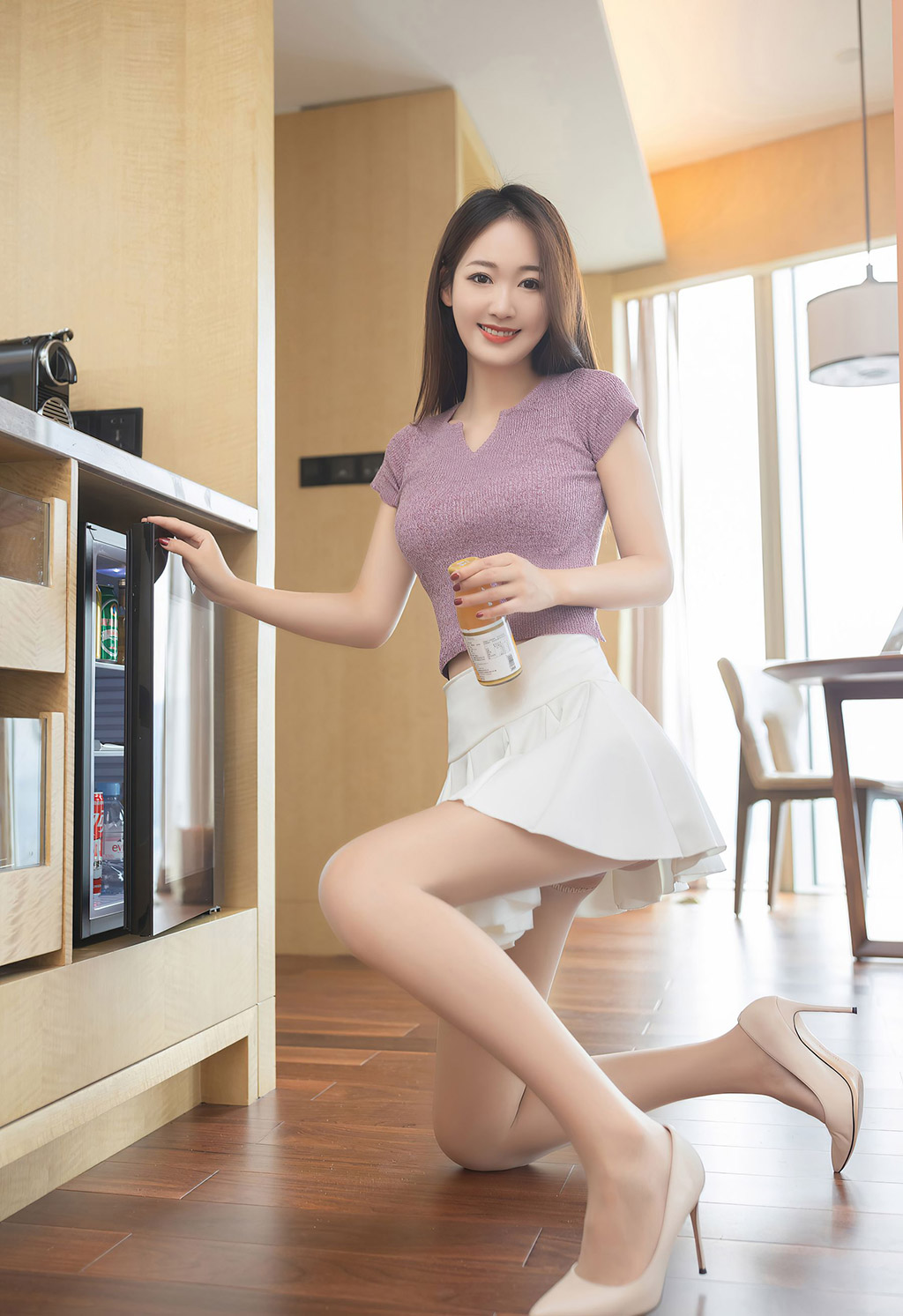 唐安琪星瑶尾随温柔典雅的气质与人妻娇媚