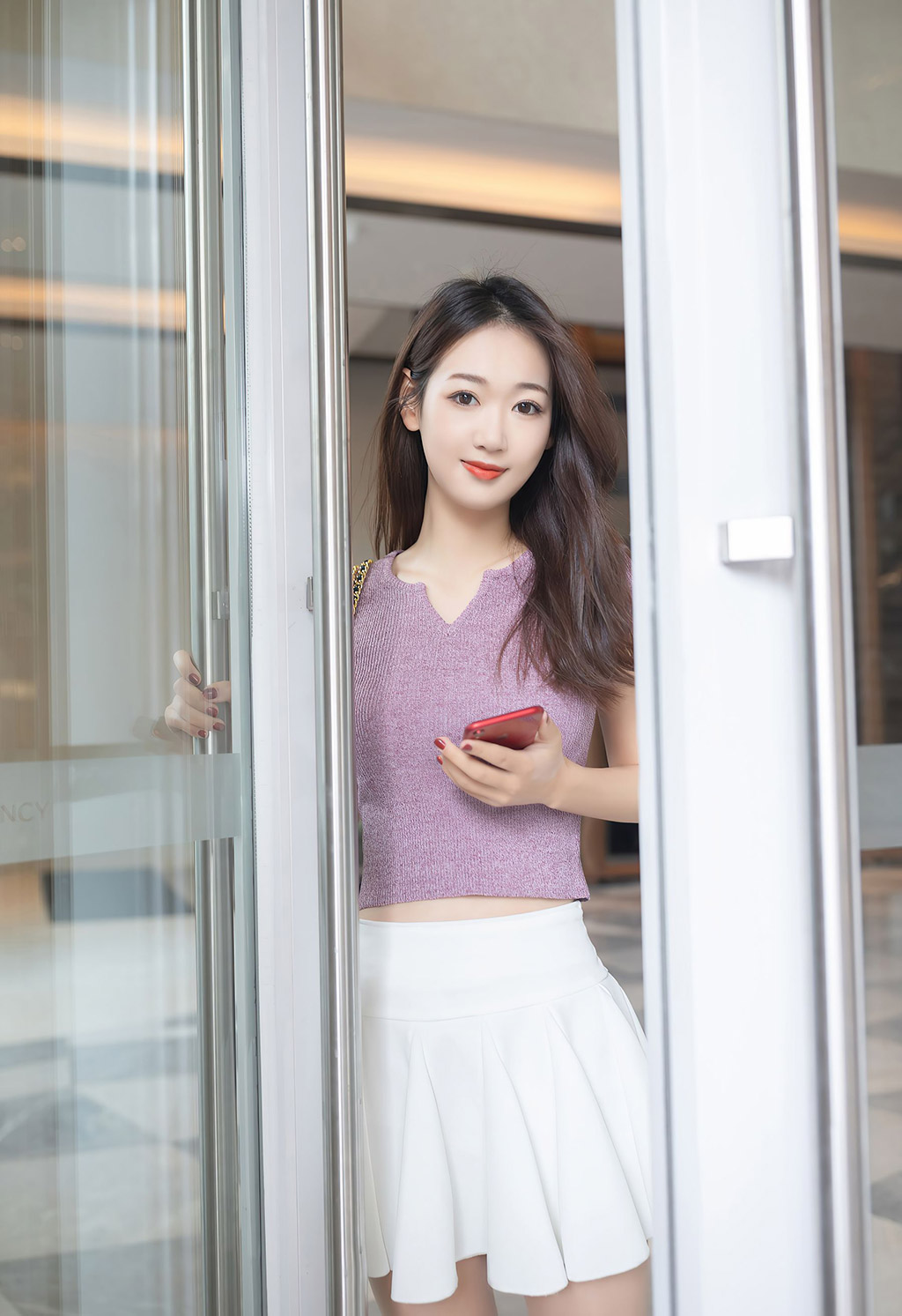 唐安琪星瑶尾随温柔典雅的气质与人妻娇媚
